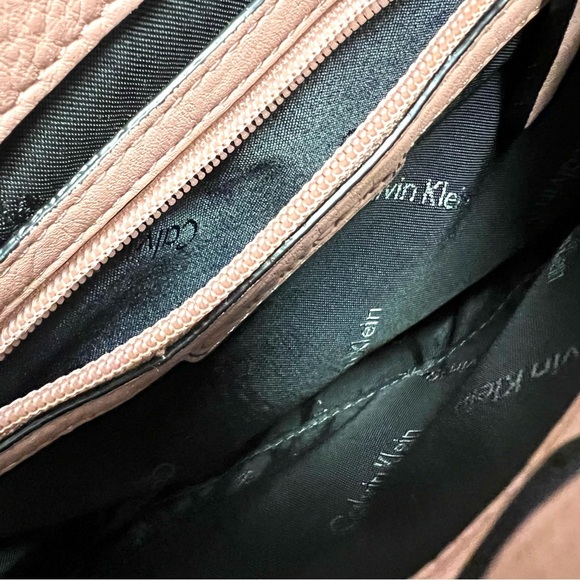 Calvin Klein Permanent Quilted Pebble leather Shoulder Bag flap rusted pink - Picture 12 of 14